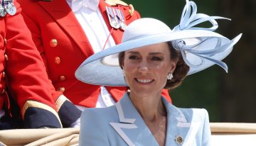 Kate Middleton, muy elegante en el Trooping the Colour con el look que en 1987 llevó Lady Di