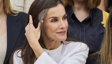 Paul Tudor, experto capilar: «Un champú y una mascarilla nutritivos hacen que el pelo con canas más fino se vea más hidratado para darle aspecto de cabello sellado y sin encrespamiento»