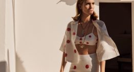 Un conjunto del lunares, una camisola blanca, un bolso de rafia, un pareo estampado… las 10 piezas ideales que vamos a meter en nuestra maleta de verano