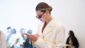 ¿Eres de las que escuchan siempre los audios x2? Esto es lo que dice de ti esta costumbre, según una experta psicóloga