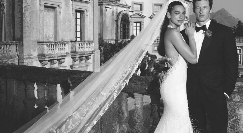 Dua Lipa comparte las imágenes más bonitas de su boda religiosa en Sicilia y su vestido de novia firmado por Chanel