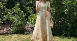 La invitada más elegante lleva un precioso vestido floral con tocado y es la estilista de Isabel Preysler