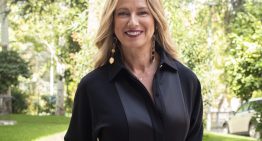 Anne Igartiburu (57 años): «Para mí la doble limpieza facial profunda es clave para eliminar las impurezas y preparar la piel para que los ingredientes de la rutina penetren»