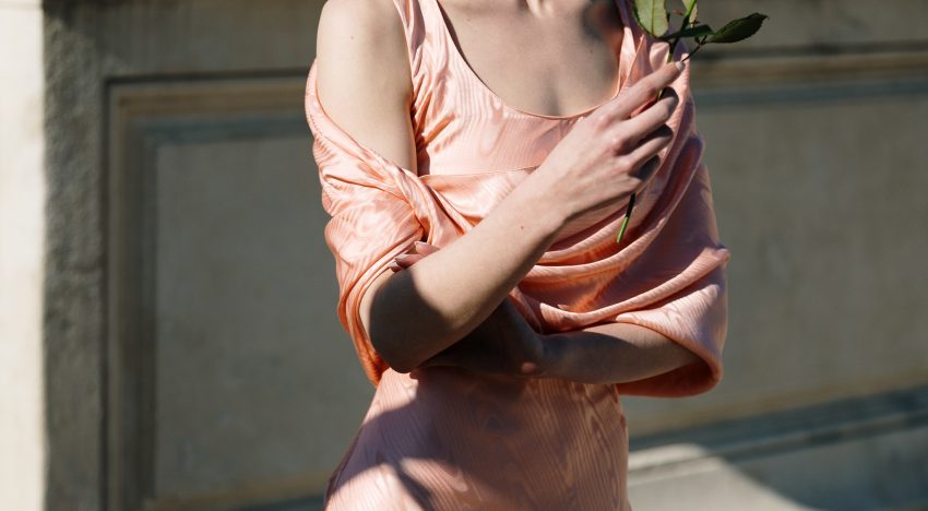 Guía definitiva para perfumarse y oler bien en verano (por un perfumista y una dermatóloga)