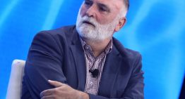 José Andrés, chef: «Los pimientos de mi madre me cambiaron la vida: los asaba, los pelaba a mano y luego hacía un asado de ajos con aceite, añadía agua y los dejaba hervir muchísimo tiempo»