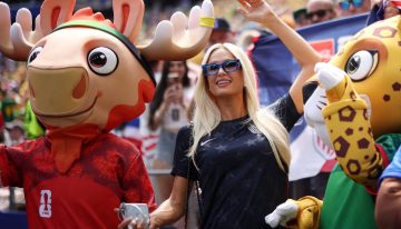 También hubo alfombra roja en el segundo partido de Estados Unidos: Paris Hilton alentó desde la tribuna