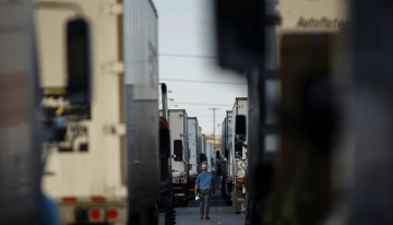 Agencia de aduanas de EU y juez buscan forma de proceder a devolución de aranceles