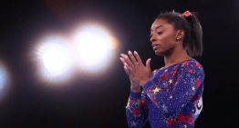 Simone Biles dice que sufrió una «aterradora» emergencia médica