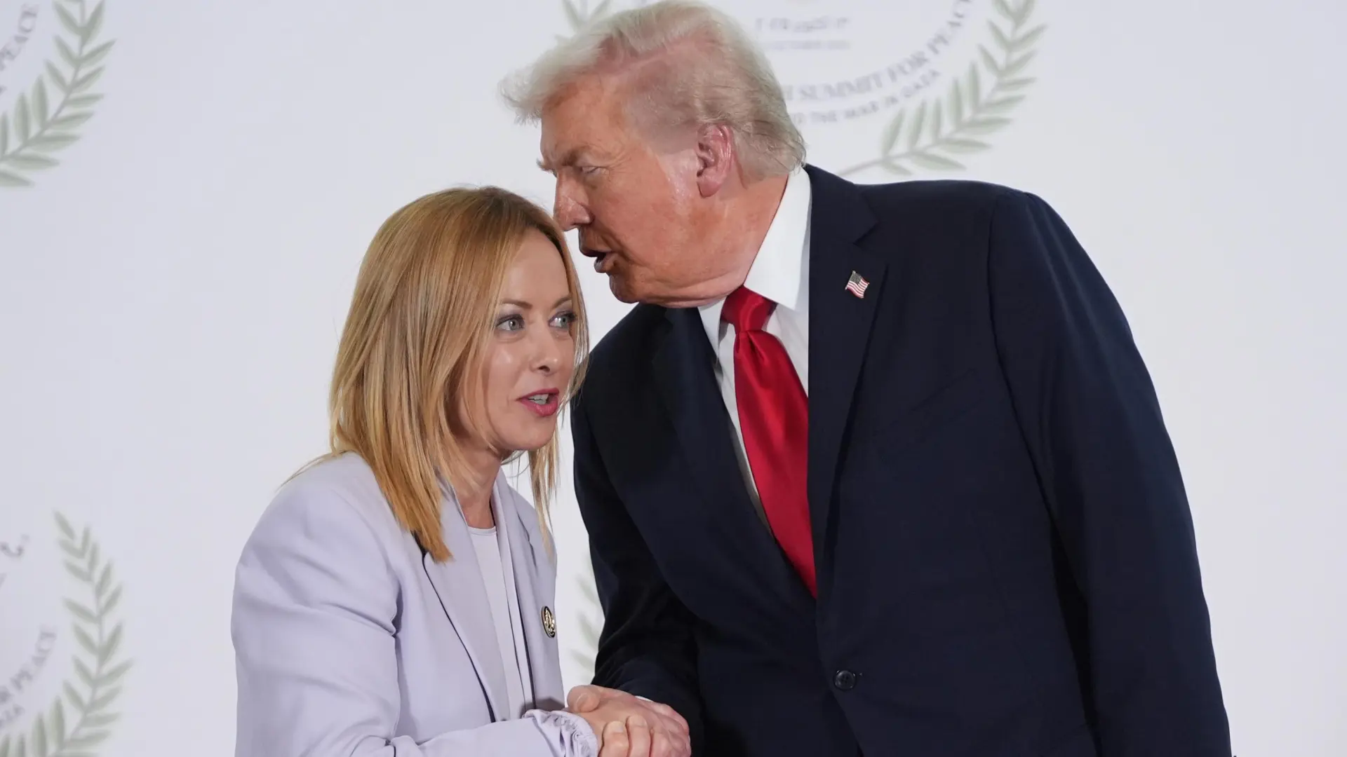 Trump provoca una crisis diplomática con Italia: Meloni le acusa de «inventarse» que le rogó una foto y Tajani cancela su viaje a EEUU