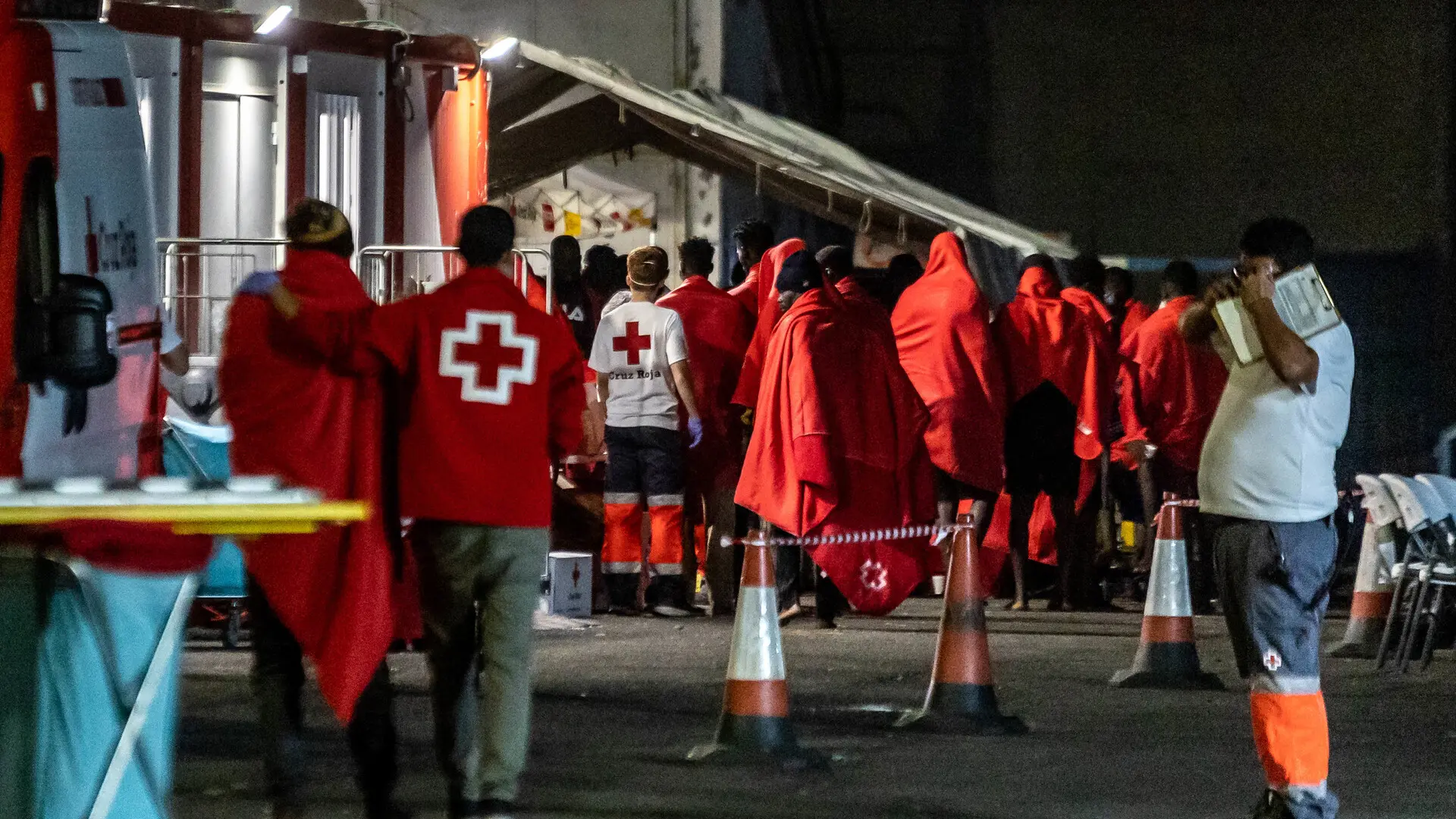 La Eurocámara aprueba el reglamento que permite la creación de centros de detención de migrantes fuera de la UE