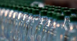 La FIFA da marcha atrás: Permitirá botellas de agua desechables en los estadios del Mundial 2026