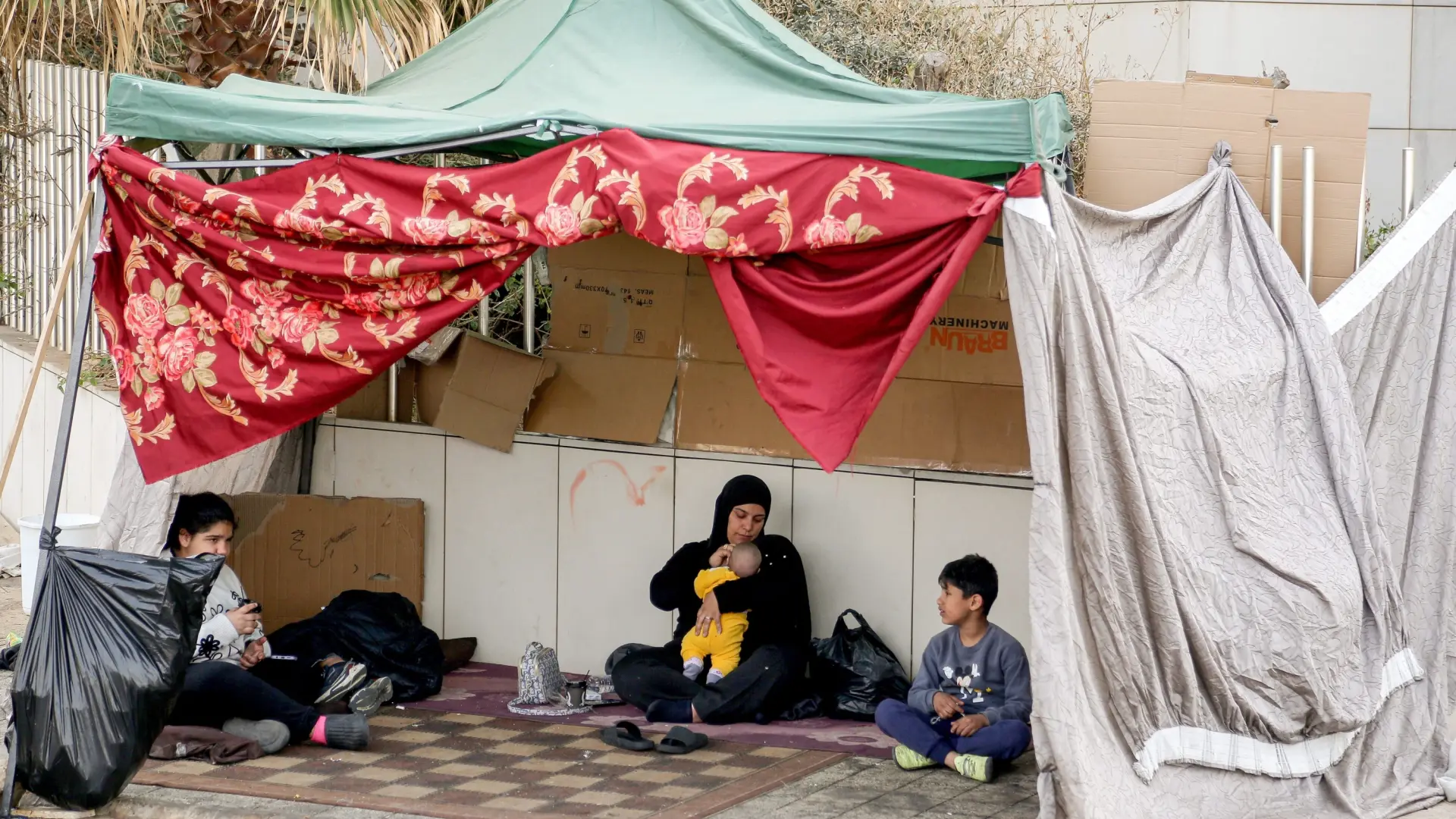 El número de refugiados en el mundo se redujo un 3% en 2025, hasta 41,6 millones, pero el 70% lleva años fuera de su país