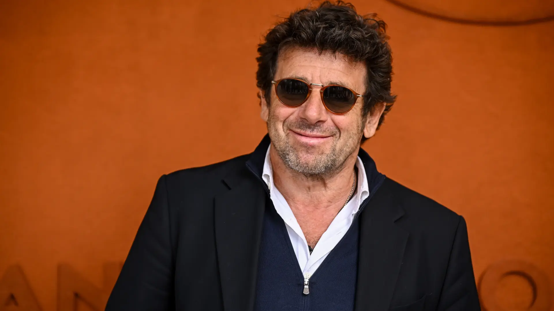 La Fiscalía francesa pide prisión para el cantante Patrick Bruel, denunciado por violación y agresiones sexuales