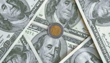 Peso mexicano cierra estable frente al dólar; mercado espera anuncio de la Reserva Federal