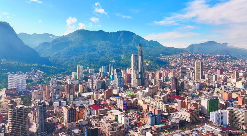 Persiste preocupación fiscal en Colombia rumbo a relevo de Petro
