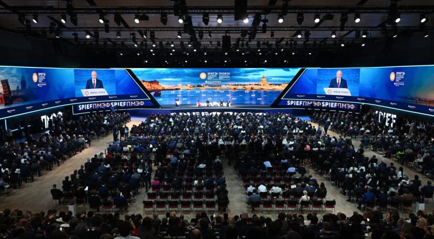 Rusia intercepta 25 drones cerca de San Petersburgo, donde se celebra el «Davos ruso»