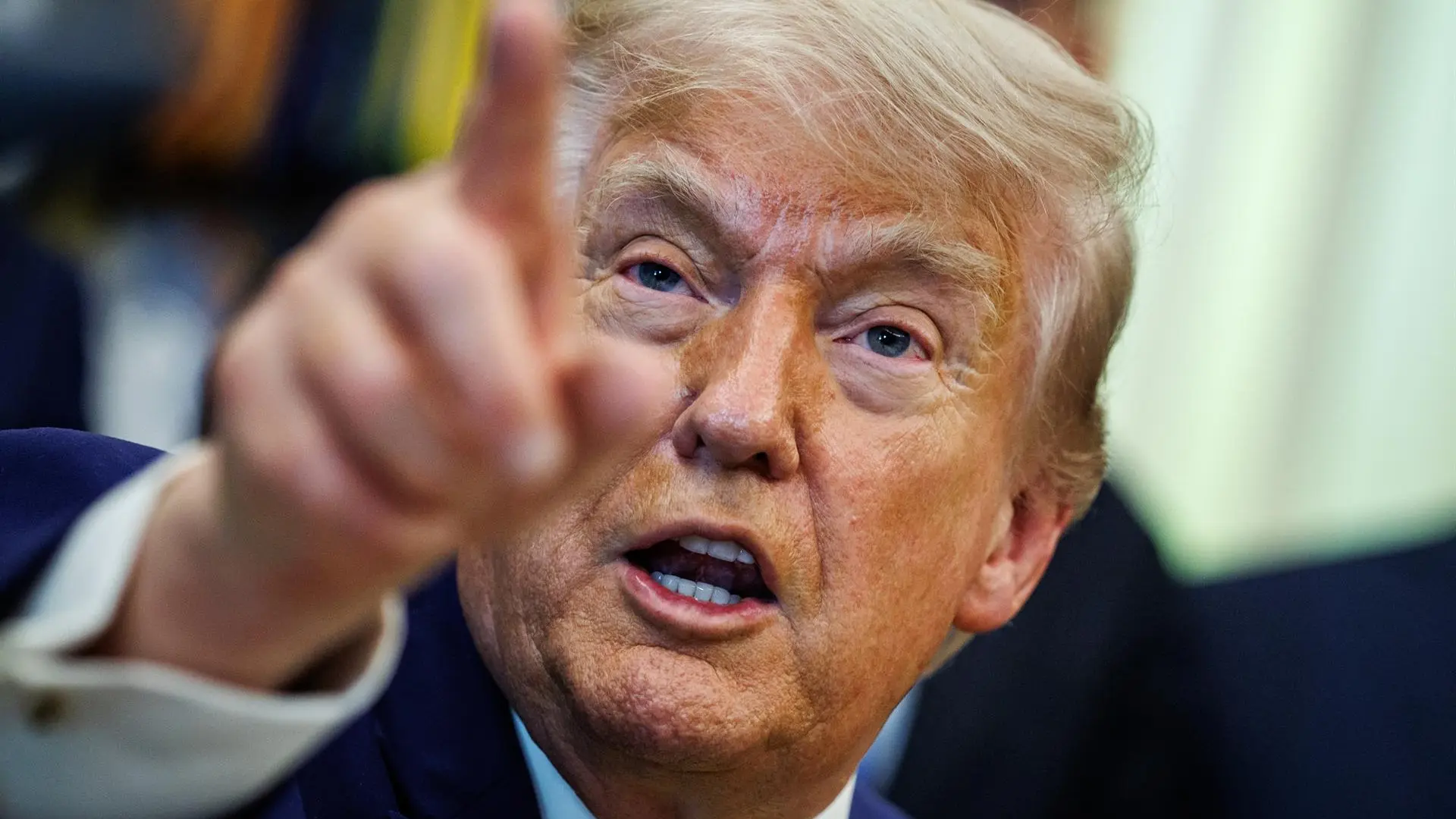 Trump amenaza con volver a atacar Irán «con fuerza» y le insta a firmar un acuerdo sin más dilaciones: «Nos siguen tomando por tontos»