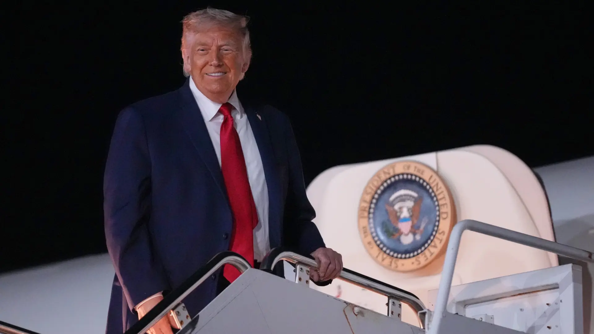 Trump insiste en un acuerdo inminente pese a la escalada con Irán y el aviso de Israel: «Estamos preparados para volver a golpear»
