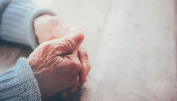 Más allá de la visibilidad: Un llamado urgente contra el maltrato a las personas mayores