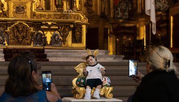 Aficionados piden al «Niño futbolista» por el triunfo del Tri en el Mundial