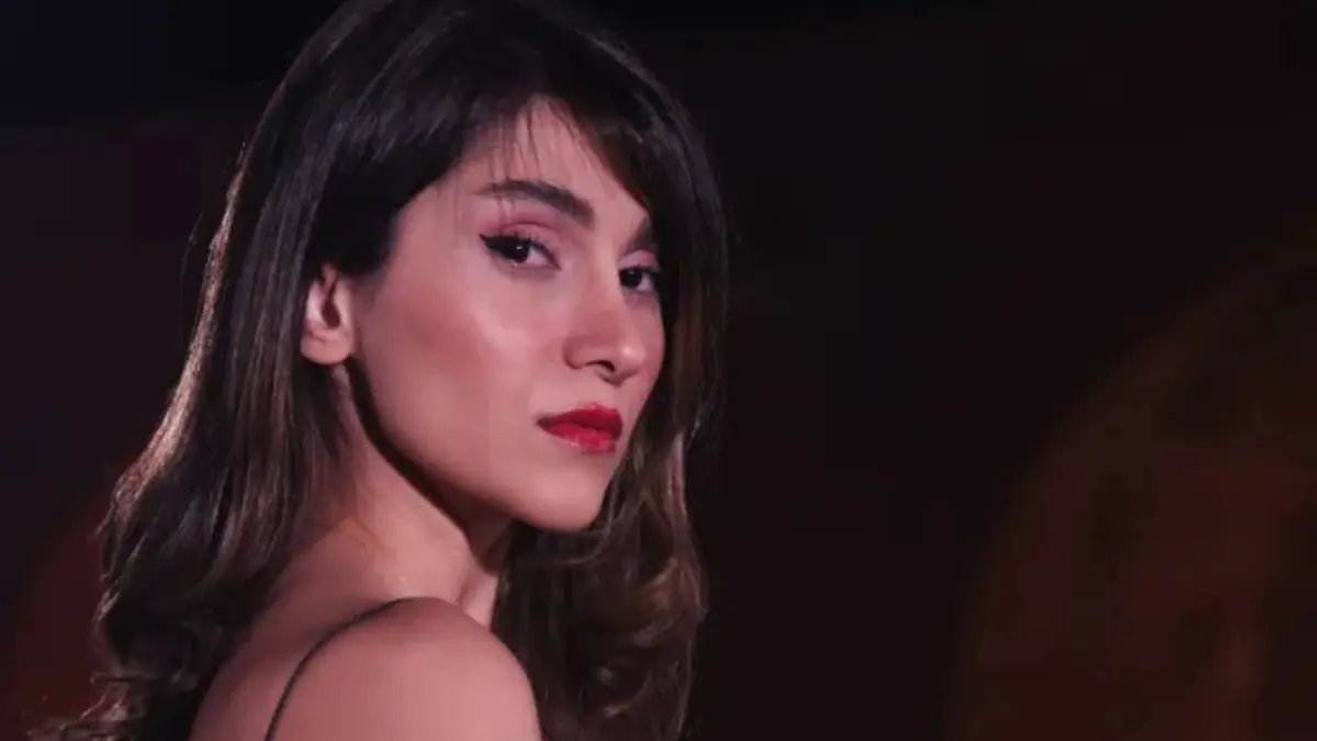 Condenan a cantante iraní por concierto en Youtube
