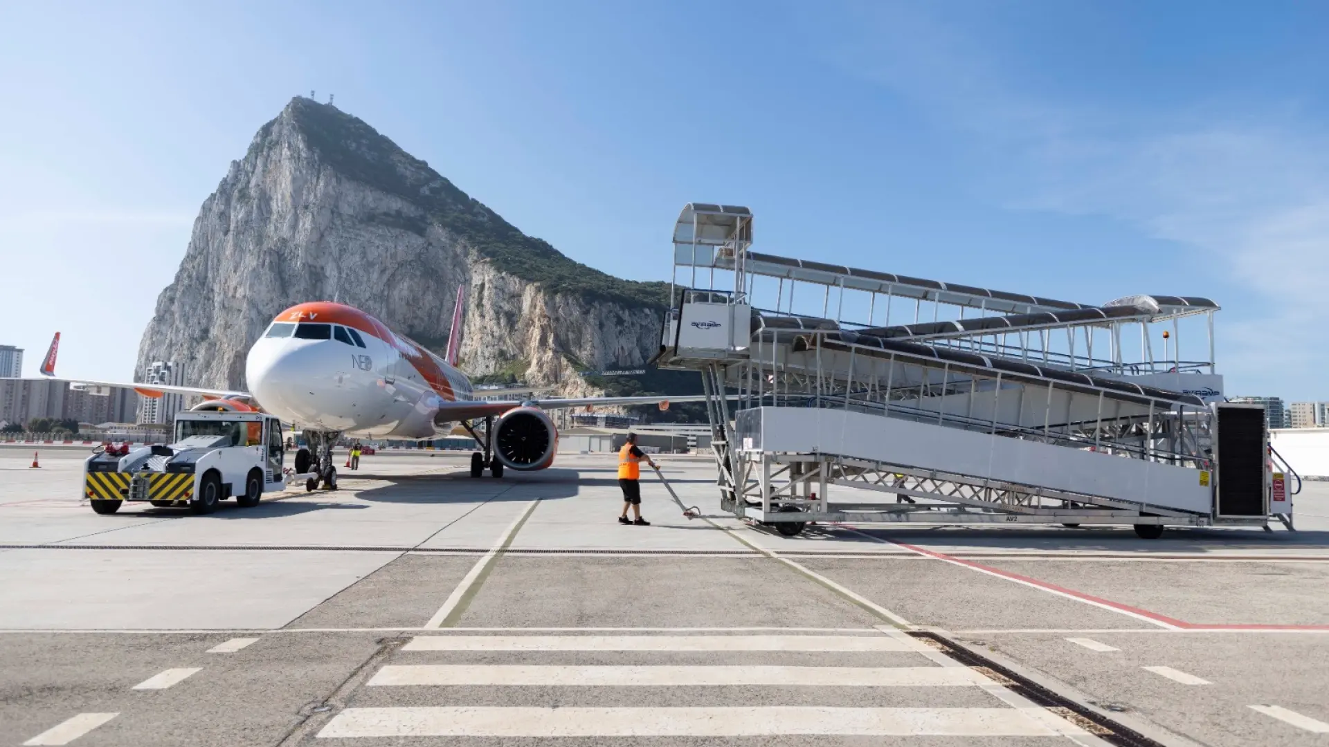 Dos policías españoles y dos gibraltareños harán el control de pasaportes en Gibraltar