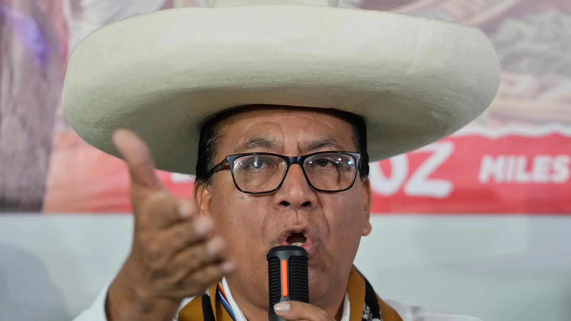 El máximo jurado electoral de Perú rechaza las 23 apelaciones del partido del candidato Sánchez