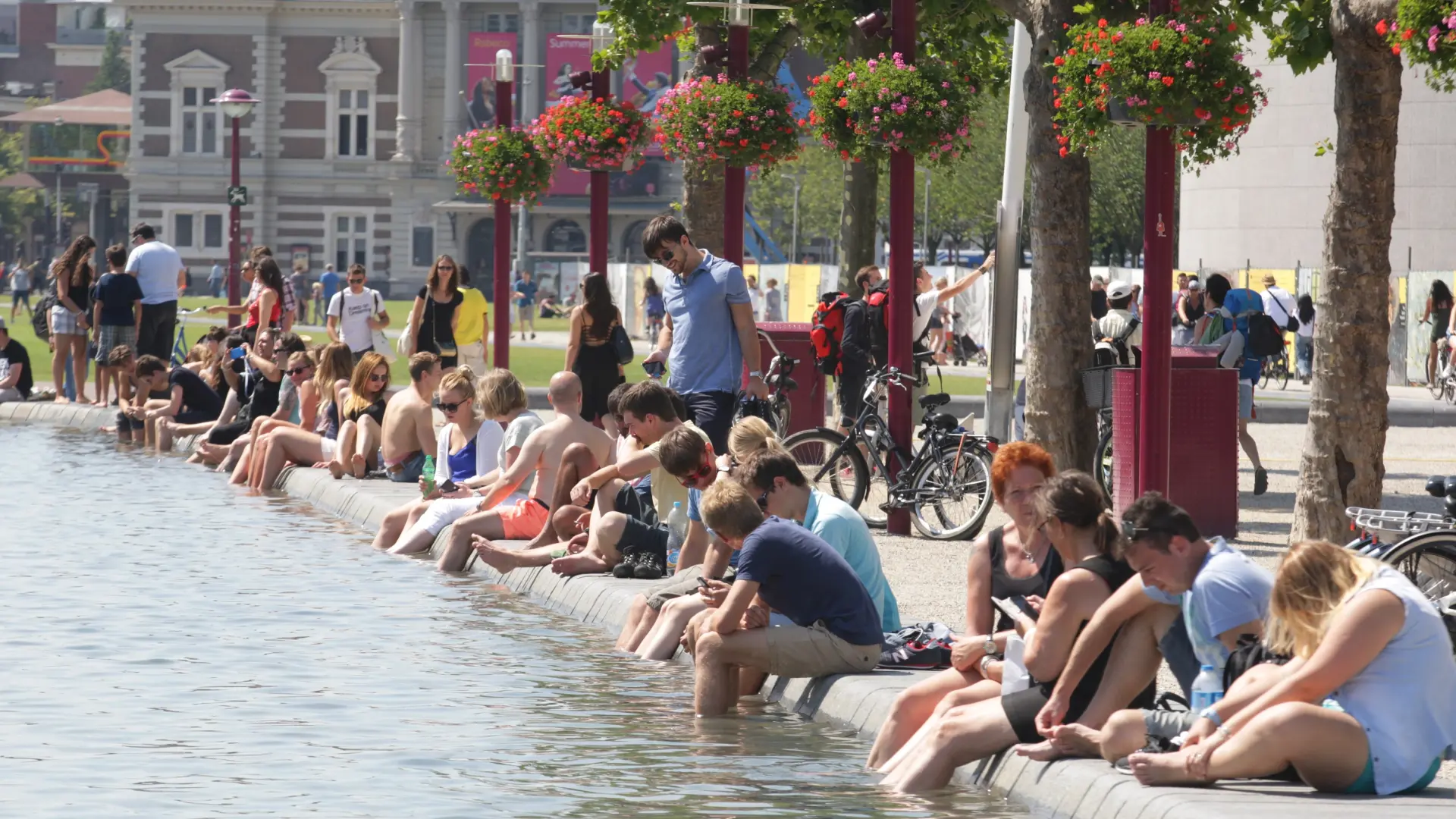 Un ministro de Bélgica desata la polémica por bromear con la ola de calor: «Disfruten del precioso tiempo»
