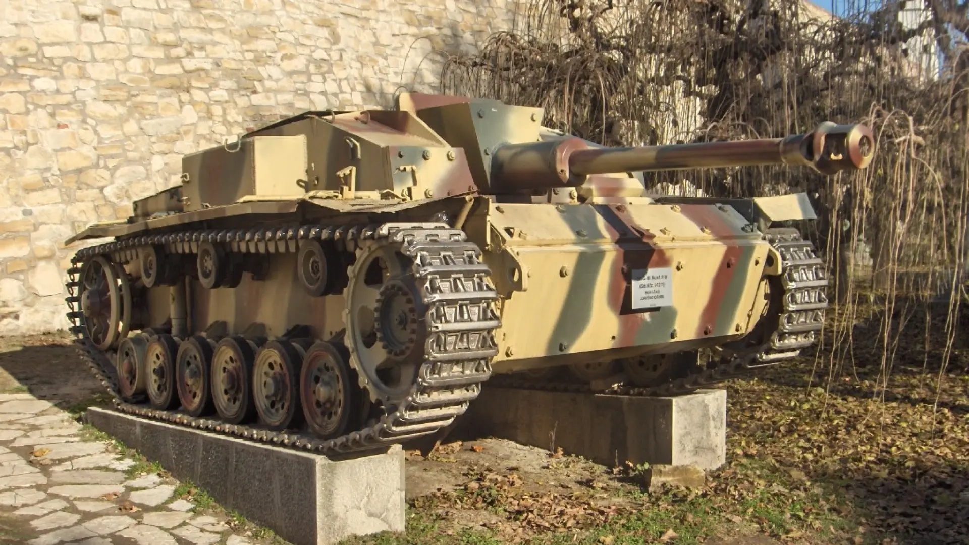 Encuentran un tanque de la Segunda Guerra Mundial casi intacto en una base del norte de Alemania