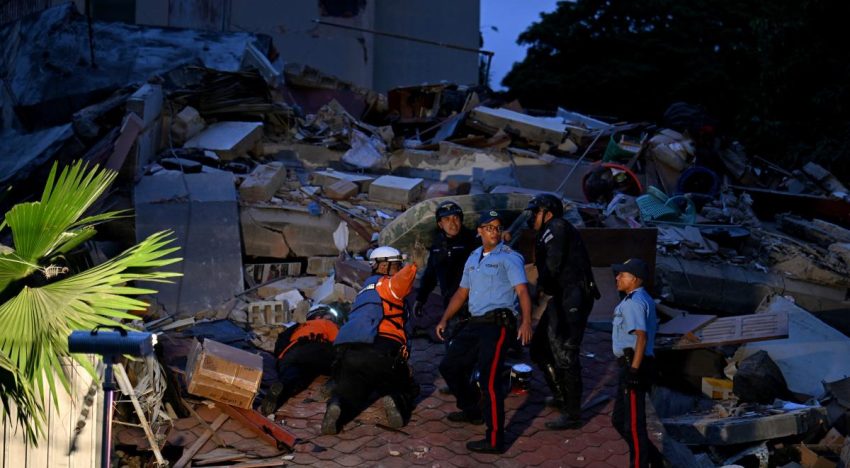 Comienzan tareas de rescate tras fuertes sismos que derrumbaron casas y edificios en Venezuela