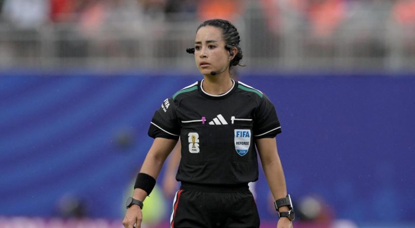 Con bandera en el uniforme, Katia García honra a México en su histórico arbitraje en el Mundial 2026