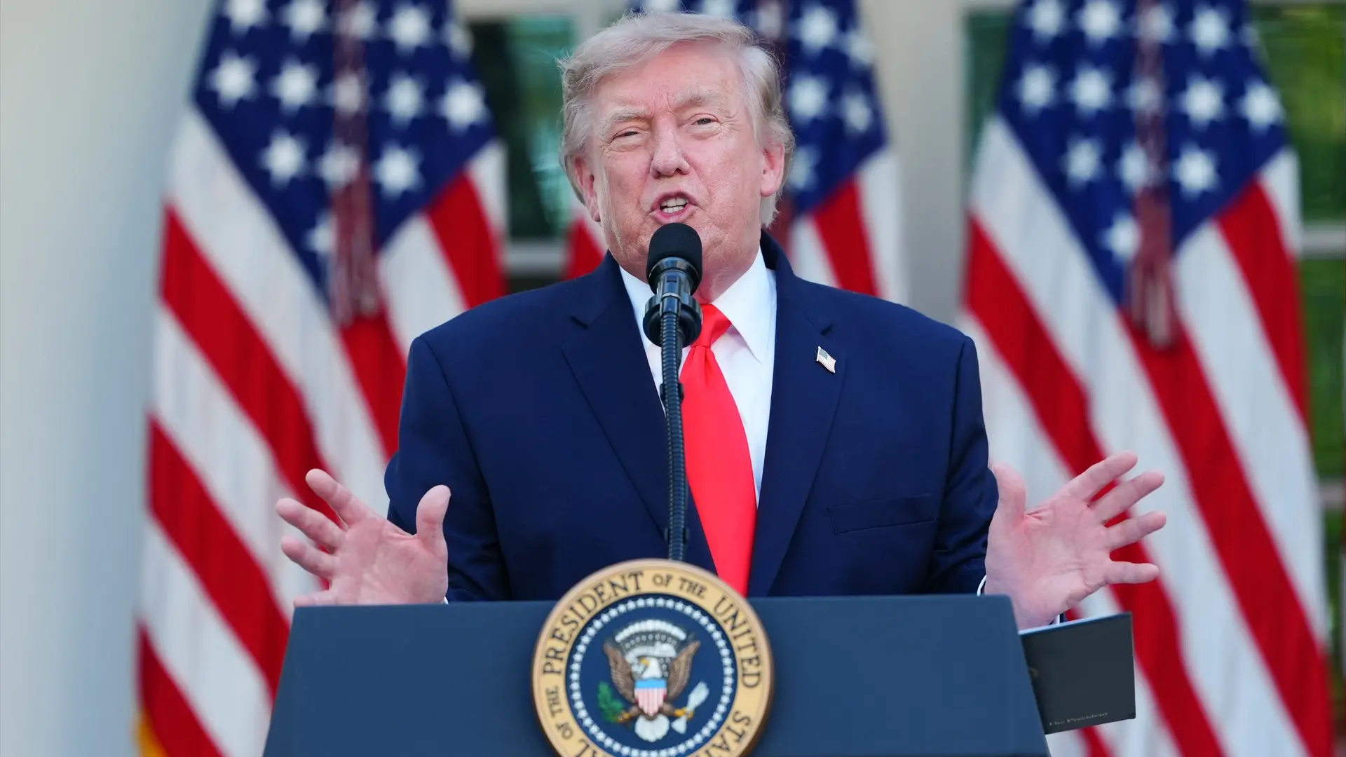 Trump acusa a Irán de atacar buques en Ormuz: «Es una violación estúpida de nuestro acuerdo»