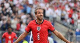 Inglaterra vence 2-0 a Panamá y clasifica a 16vos como líder del Grupo L
