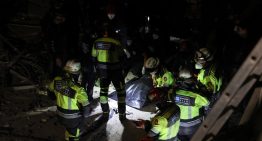 Rescatan con vida a un niño seis días después de los sismos en Venezuela
