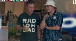 Estados Unidos se convirtió en «El club de la pelea»: Edward Norton y Brad Pitti estuvieron juntos en la platea en el duelo ante Turquía