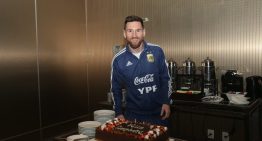 Messi cumple 39 años y lo festeja por quinta vez en un Mundial: la linda costumbre de soplar las velitas con la Selección desde el 2004