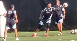 El impactante entrenamiento de Dibu Martínez «a una mano» para llegar al debut de la Selección en el Mundial 2026