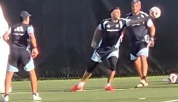 El impactante entrenamiento de Dibu Martínez «a una mano» para llegar al debut de la Selección en el Mundial 2026