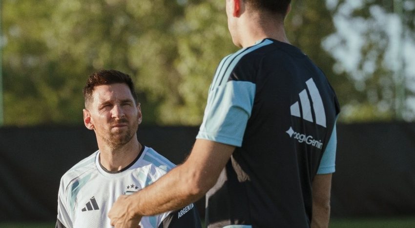 La Selección Argentina tuvo su primer entrenamiento oficial rumbo al Mundial 2026: la frase clave de Scaloni y qué hizo Lionel Messi en medio de su recuperación