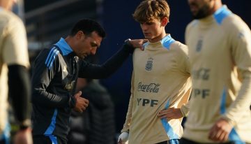 Empezó la “exigencia” de Scaloni con buenas noticias: Nico Paz, Montiel y Molina se entrenaron a la par en la Selección Argentina