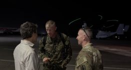 EN IMÁGENES: Mayor general de EEUU llegó a Caracas para coordinar operaciones de ayuda