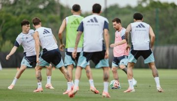 La formación de Argentina para el amistoso vs Honduras: Messi trabajó con el grupo por primera vez en Kansas y los tres espacios a definir