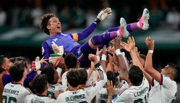 Guillermo Ochoa entró en el triunfo de México, disputó su sexto Mundial y es récord como Messi y Cristiano Ronaldo
