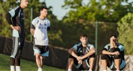 «Llego, llego…»: la respuesta de Dibu Martínez que cambió el ánimo de todos en el día 2 de la Selección en Kansas