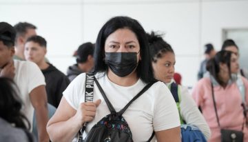 Aterrizó en Maiquetía otro vuelo con más de 150 migrantes deportados de México