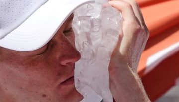 Jannik Sinner pasó por el hospital para saber qué le ocurrió tras su inesperada caída ante Juan Manuel Cerúndolo en Roland Garros