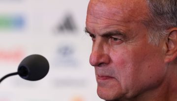 Bielsa apuntó de nuevo contra la FIFA y criticó la pausa de hidratación en el Mundial 2026: «Le quita mucho» al fútbol