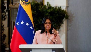 Delcy Rodríguez visitará la India en busca de acuerdos petroleros supervisados por EEUU