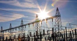 Elías Matta: La reforma reconoce el fracaso del monopolio eléctrico sin dar garantías a inversionistas