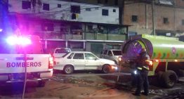 Bomberos de Caracas lograron extinguir incendio en Baruta este #16Jun (VIDEO)